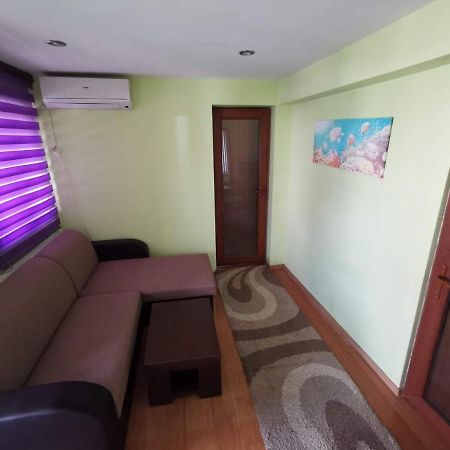 Hotel Casa Ultraviolet à Năvodari Extérieur photo